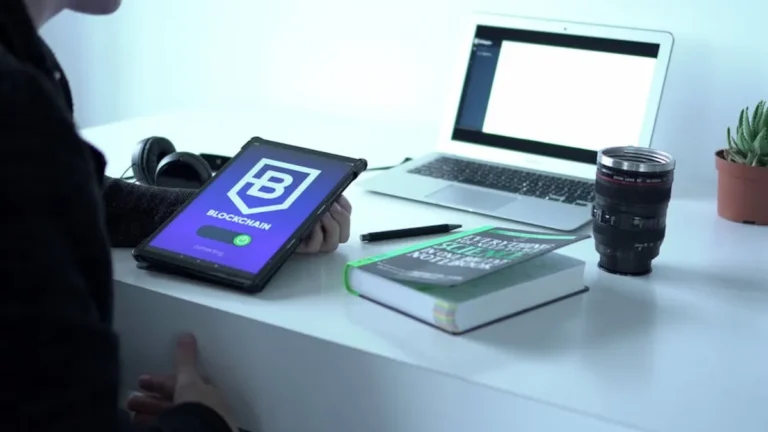 Bloghold Review: What It Is, Features, Safety, and Alternatives
