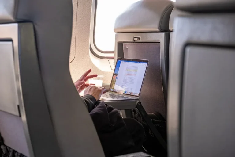 Hoptraveler Review: What It Is, Features, Safety, and Alternatives